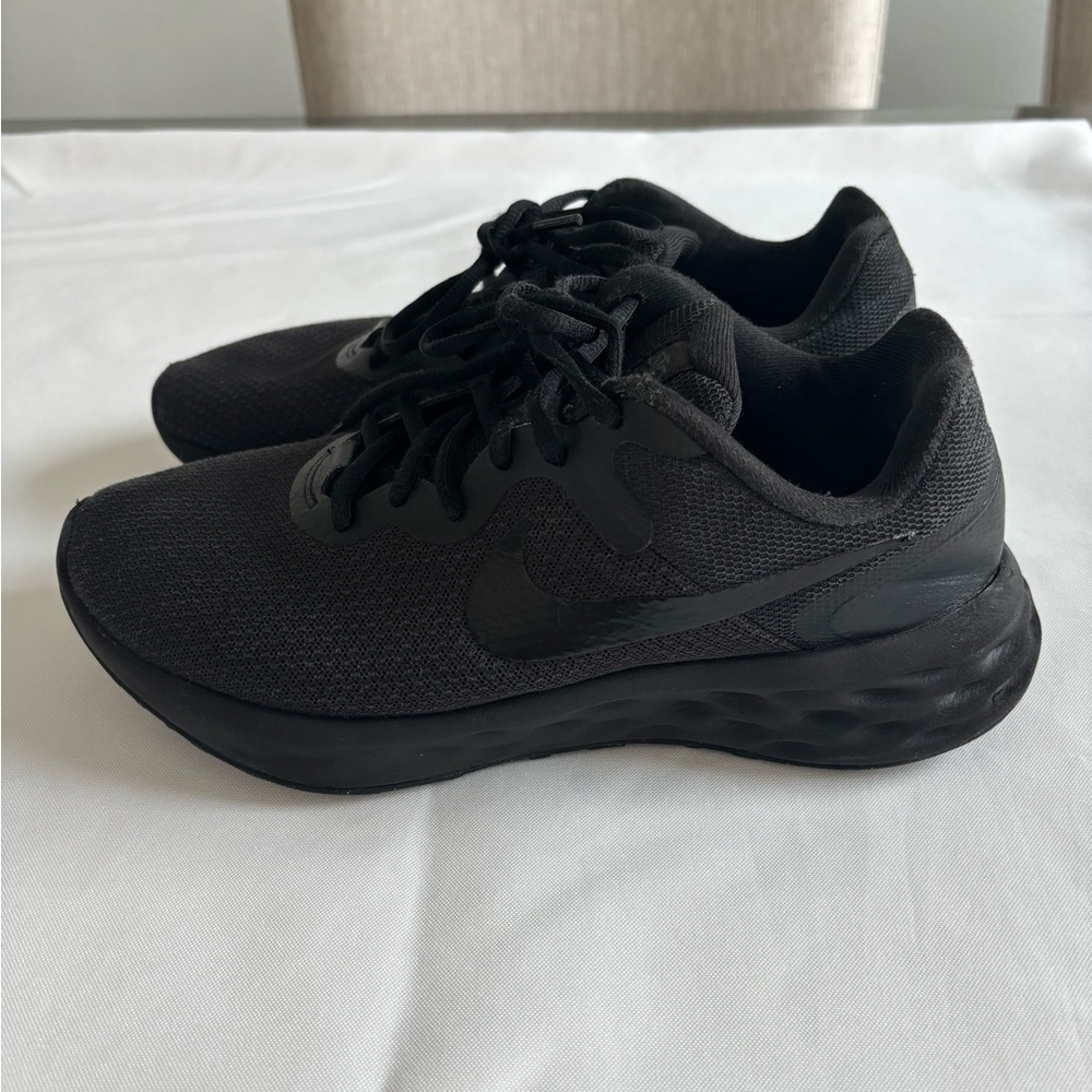 Nike Revolution 6 Black Running Shoes Size 7